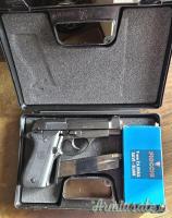 Beretta - Bruni 84 FS - 9mm. A salve