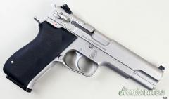 Smith & Wesson 1006 10mm Auto