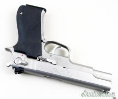 Smith & Wesson 1006 10mm Auto