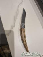 Coltello pieghevole con palco di cervo