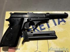 Beretta 74 .22 LR pistola con tacca di mira regolabile