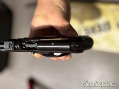 Beretta 74 .22 LR pistola con tacca di mira regolabile