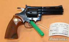 Revolver Colt Diamondback Cal. 38SP.