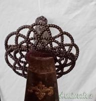 Spadino del 1700 in acciaio diamantato con lama blu e oro.