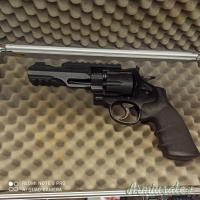 SMITH & WESSON 327 PERFORMANCE CENTER 357 mag.
