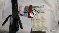 Victorinox con kit Survivor e custodia in cuoio