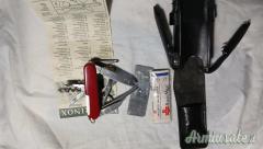 Victorinox con kit Survivor e custodia in cuoio