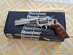 Smith & Wesson 617 .22 LR Long Rifle
