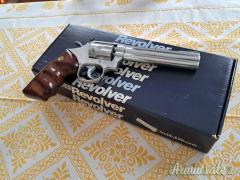Smith & Wesson 617 .22 LR Long Rifle