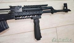 SDM - AK 47 - 7.62x39mm - Quadri-rail e calciolo M4