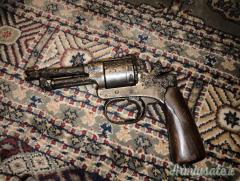 Armi antiche Rast & Gasser Wien e pistola a luminello