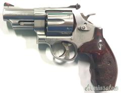 Smith & Wesson 629 Deluxe .44 Remington Magnum