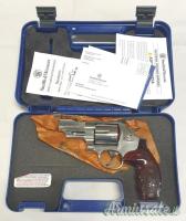 Smith & Wesson 629 Deluxe .44 Remington Magnum