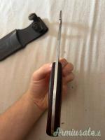 Coltello da Caccia Muela Bisonte 11R – Lama 11,5 cm – Manico in Corallo Pressato + Custodia