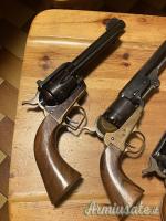 Rivoltelle Uberti, Navy e Dakota.