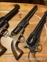 Rivoltelle Uberti, Navy e Dakota.