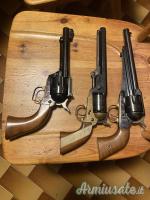 Rivoltelle Uberti, Navy e Dakota.