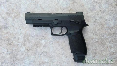 Pistola Sig Sauer p320 M17 cal 9x21 completa di valigetta pari al nuovo