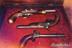 Cofanetto con 3 Pistole a Percussione d’Epoca – XIX Secolo – Da Collezione