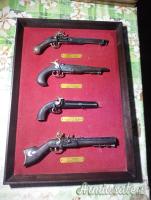 lotto 2vetrine-espositore miniature vintage anni70