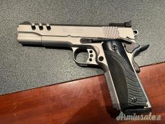 Smith & Wesson performance center