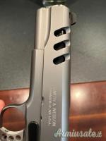 Smith & Wesson performance center