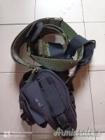 Cinturone e fondina cosciale.