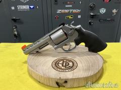 Revolver marca Smith & Wesson modello 686 plus performance center calibro .357 Magnum