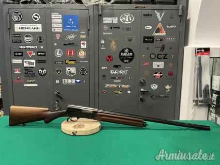 Fucile s/automatico marca BROWNING calibro 12 lunghezza canna 70cm.