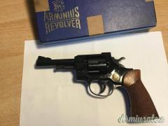 Revolver calibro 320 lungo.