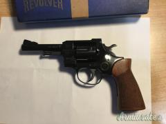 Revolver calibro 320 lungo.