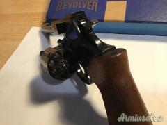 Revolver calibro 320 lungo.