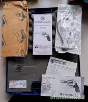 box Smith & Wesson