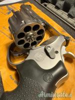 Smith & Wesson 627  8 colpi 5 pollici .357 Magnum  |  9x31mmR  | .353 Casull