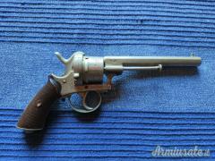revolver tipo Lefaucheux a spillo.