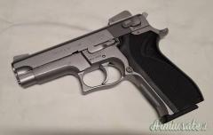 Smith & Wesson 5906 4