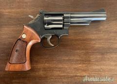 Smith & Wesson 19 COMBAT MAGNUM .357 Magnum