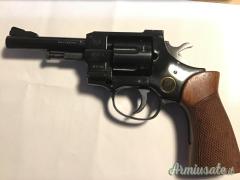 Revolver calibro 320 lungo.
