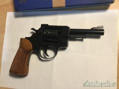 Revolver calibro 320 lungo.