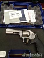 Smith & Wesson 617-4
