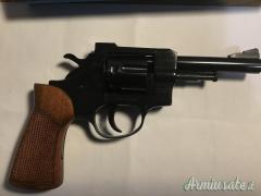 Revolver calibro 320 lungo.