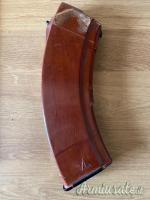 Vendo 2 CARICATORI AK AKM-47 Arsenali URSS ultimo tipo Bakelite