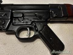 Mp 44 marca FXO anno 44 in ottime condizioni completo di caricatore limitato.