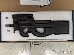 P90 KRYTAC con caricatori e batterie aggiuntivi