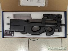 P90 KRYTAC con caricatori e batterie aggiuntivi