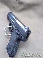 Heckler & Koch USP .40 Smith & Wesson | Auto  |  10 x 21 mm