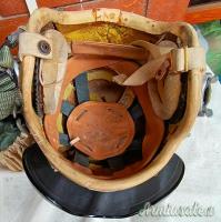 Casco da volo Ufficiale pilota Aeronautica Militare italiana mod. anni ’50 del Col. Eugenio Geymet