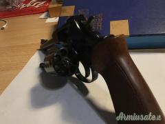Revolver calibro 320 lungo.
