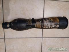 Konus 25-75×75 con treppiede di sostegno