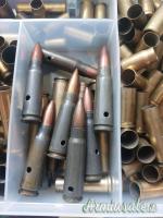 Bossoli misti pistola e AK surplus militare vari calibri 7,62x25 . 45 ACP . 9x21. 40 S W .  ecc ...